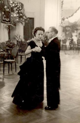 Photograph of Maria Brillas and Joachim Ensesa dancing - 1950s